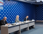 «Единая Россия» предложила ввести дополнительные выплаты для учителей за работу на ЕГЭ