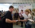 Библиотека награждает победителей викторины  к 55 -летию Заозерска
